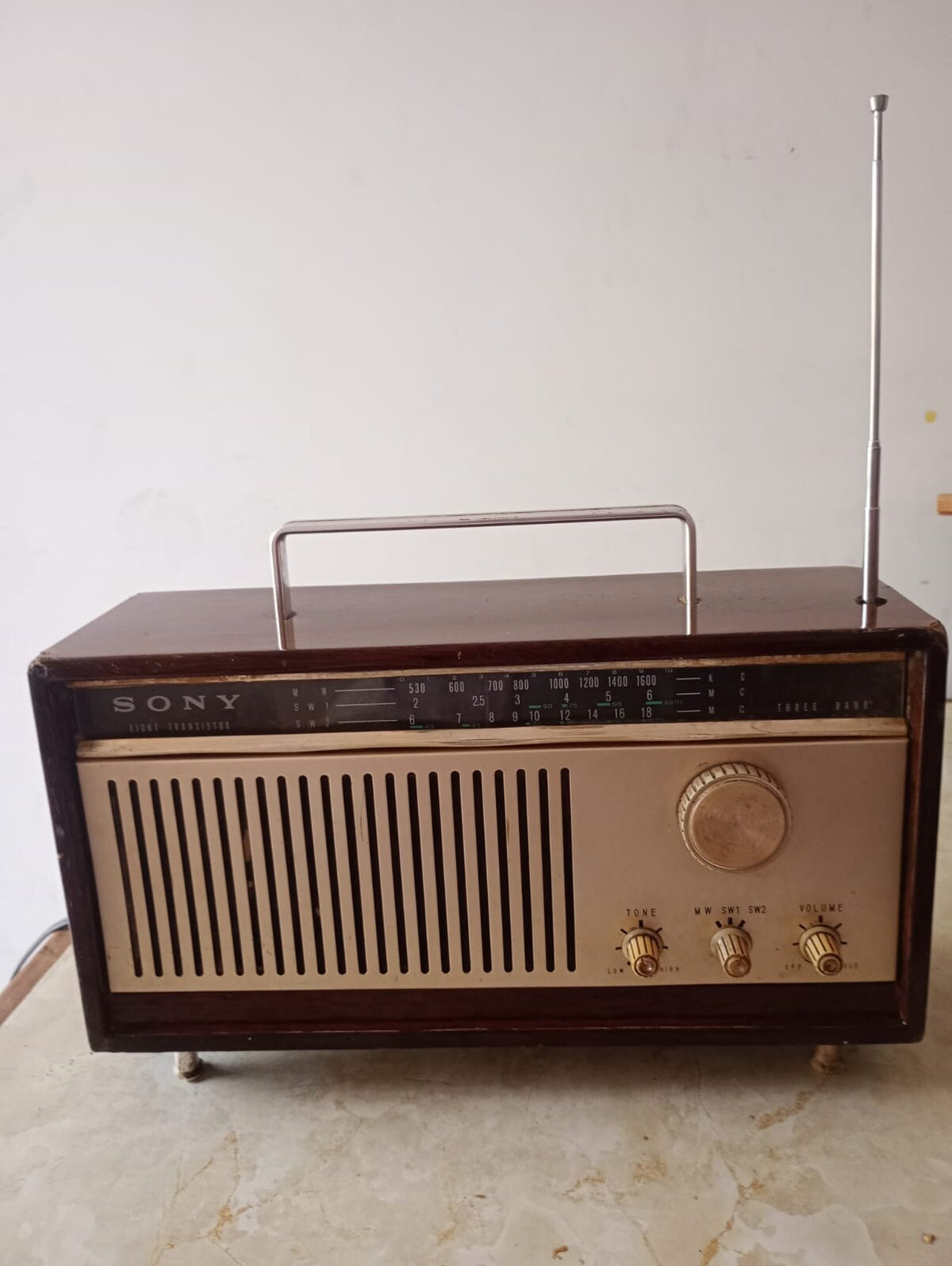 Sony TR-835 desktop transistor AM/SW radio, vintage, 1960s / Unique