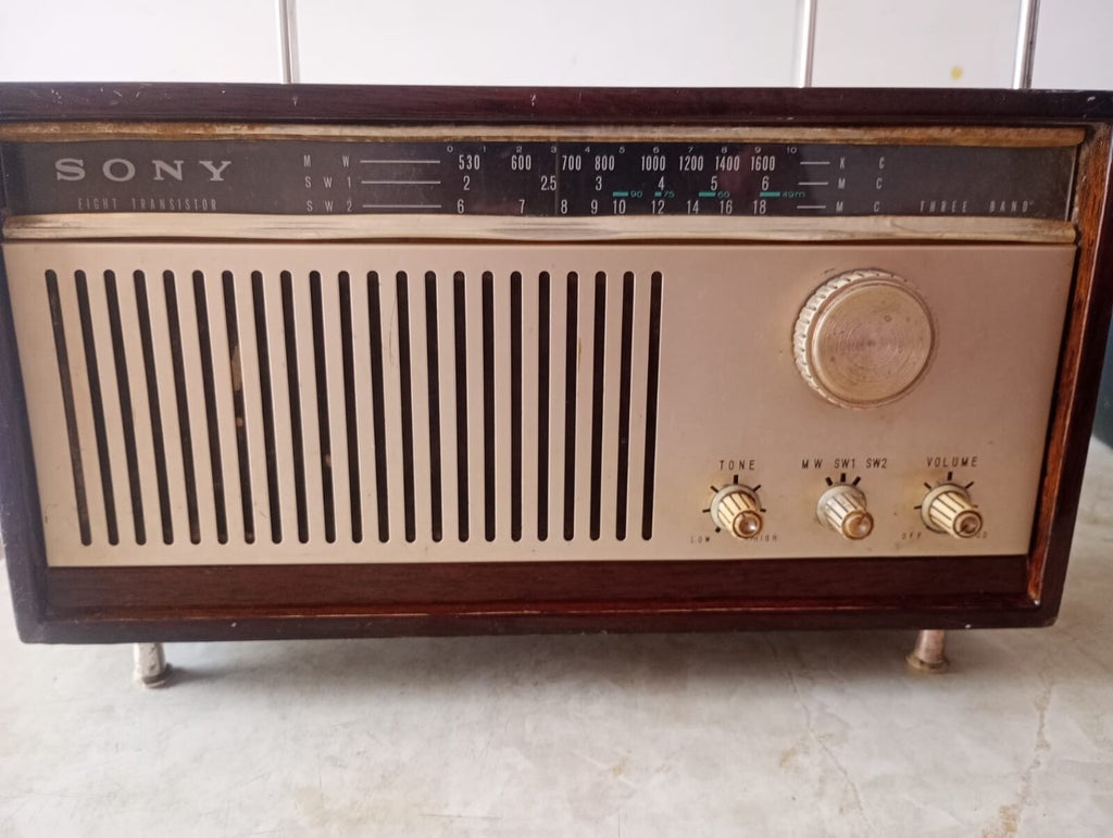 Sony TR-835 desktop transistor AM/SW radio, vintage, 1960s / Unique